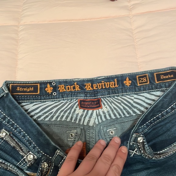 Like new Rock Revival Deeka Straight leg jeans Sz 28 Inseam 33” excellent! - Picture 5 of 7